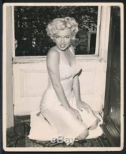 1950s Original Photo MARILYN MONROE Hot SEXY Starlet POSING for CAMERA on Floor