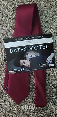 BATES MOTEL Norman/Freddie Highmore Tie withStudio COA