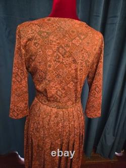 Bette Davis Worn Dress from Dead Ringer as Edy from Planet Hollywood Collection Bette Davis Worn Dress from Dead Ringer as Edy from Planet Hollywood Collection