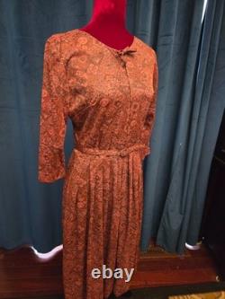Bette Davis Worn Dress from Dead Ringer as Edy from Planet Hollywood Collection