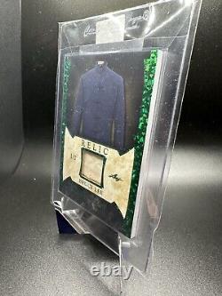 Bruce Lee Actual Worn Piece of Clothing Limited Edition 1/2 (No Auto / Signed)