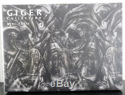H. R. Giger Collection Metal And Glass Mini Table Aliens Alien Dune Statue Figure