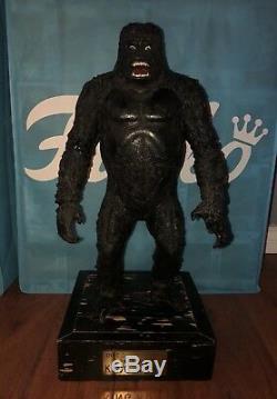 KING KONG 1976 DINO DE LAURENTIIS MAQUETTE / STATUE & NEWS PAPER 100 Made RARE