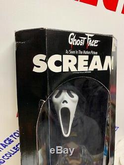 RIP Horror Collector Series SCREAM Ghost Face doll Wes Craven Spencer Gifts