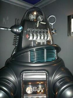 Robby the Robot Life-Size 11 Replica from Original Molds Forbidden Planet