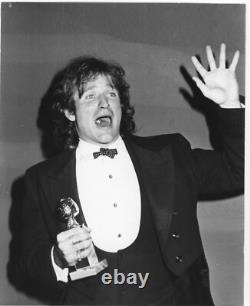 Robin Williams Winning Award Original Type 1 Publicity Vintage 8x10 Memorabilia