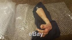 Scary Movie 2, Hanson's (Chris Elliot) Screen Used static Strong Hand