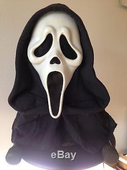Scream 4 -Ghostface Mask From Movie Set Sold by The Next Chapter