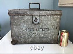 Vintage Metal UNITED ARTISTS CORP Movie Film Reel Carrier Box. Movie Memorabilia