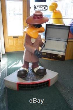 Warner Brothers Daffy Duck Watch Salesman Rare Statue Store Display Life Size