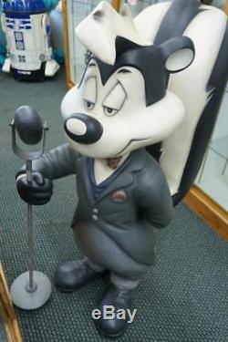 Warner Brothers Pepe Le Pew Skunk Rare Statue Store Display Comic Life Size